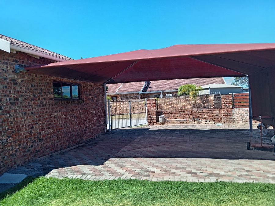 3 Bedroom Property for Sale in Strelitzia Park Eastern Cape